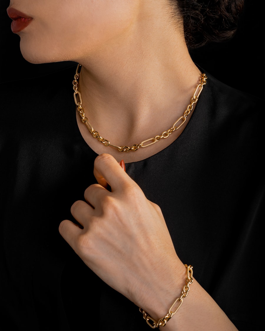 Gold chain worn for daily wear